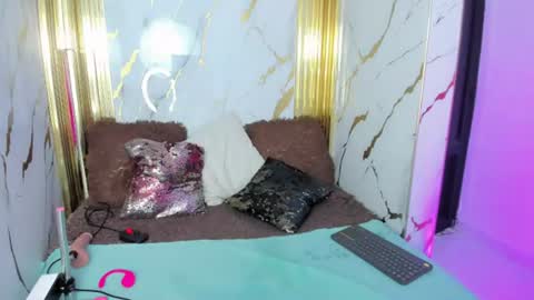 Snapshot of charlotte__milf chatting on July 2026 07:52:01 PM charlotte__milf online show from July 2026 07:52:01 PM