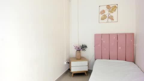 Charly online show from December 2025 04:20:03 AM