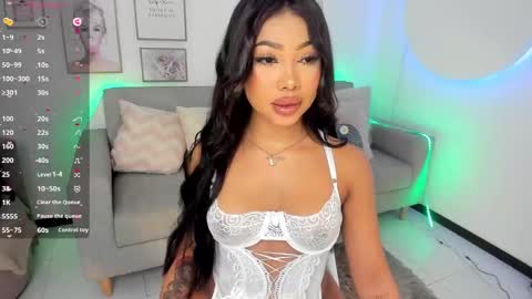 Charlotte online show from December 2024 06:20:01 PM