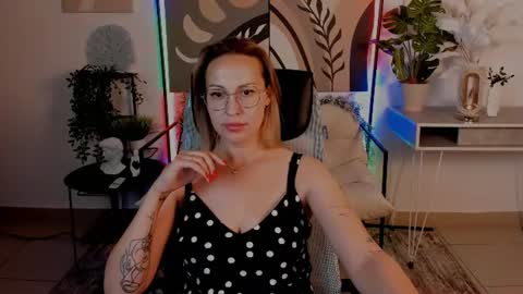 Snapshot of charlotte_hudson chatting on July 2026 11:02:01 AM Charlotte online show from July 2026 11:02:01 AM