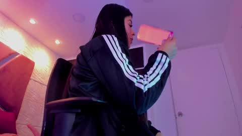 Charlotte Icee online show from February 2025 07:25:01 PM