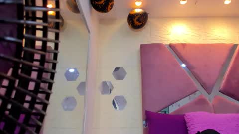 Charlotte Icee online show from November 2025 04:40:02 PM