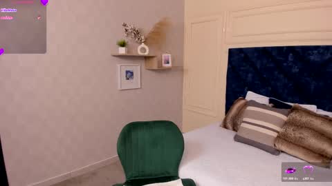 Charlotte Mayers online show from September 2025 11:32:01 AM