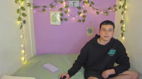 Snapshot of charlotte_queeen chatting on December 2024 10:02:02 PM Charlotte online show from December 2024 10:02:02 PM