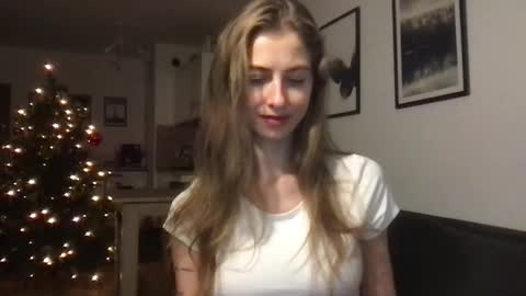 Charlotte Roche online show from December 2025 04:34:02 PM