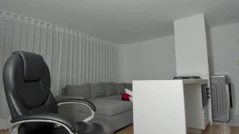 Snapshot of charlotte_tiller chatting on January 2025 02:31:02 AM Yuli online show from January 2025 02:31:02 AM