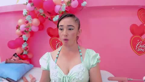 Charlotte  online show from September 2025 06:08:02 PM