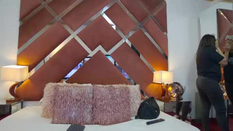 Snapshot of charlottedilucca chatting on May 2026 05:39:01 PM CharlotteDilucca online show from May 2026 05:39:01 PM