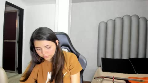 charlottee_starr online show from January 2026 08:44:01 PM