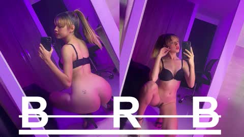 Snapshot of charlottelam2 chatting on October 2025 03:15:02 AM ALE online show from October 2025 03:15:02 AM