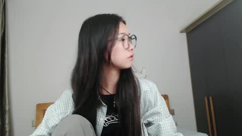 Snapshot of charlottelin chatting on December 2024 08:15:01 PM Charlotte online show from December 2024 08:15:01 PM