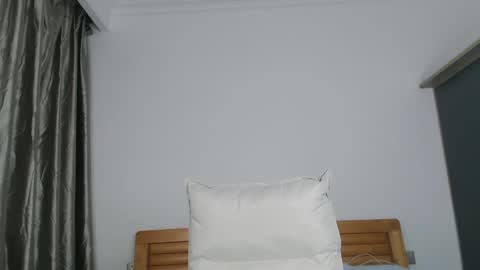 Snapshot of charlottelin chatting on December 2024 06:05:01 PM Charlotte online show from December 2024 06:05:01 PM