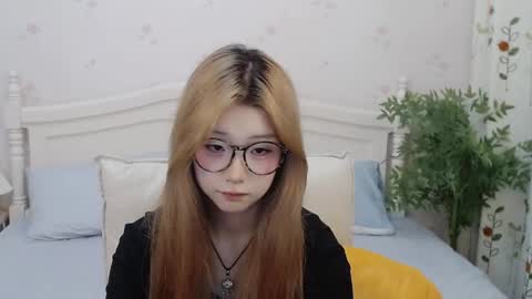 Snapshot of charlottelin chatting on September 2025 01:58:01 PM Charlotte online show from September 2025 01:58:01 PM