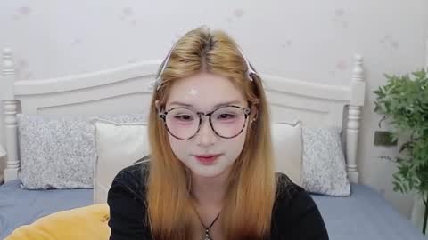 Snapshot of charlottelin chatting on October 2025 05:35:02 PM Charlotte online show from October 2025 05:35:02 PM