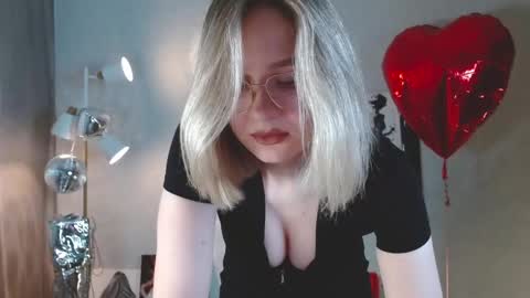 Michelle  online show from March 2026 02:05:02 AM