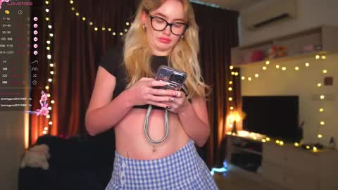 my fansly Charming daisy              My Wishlist  for new toys     online show from March 2025 02:36:01 AM