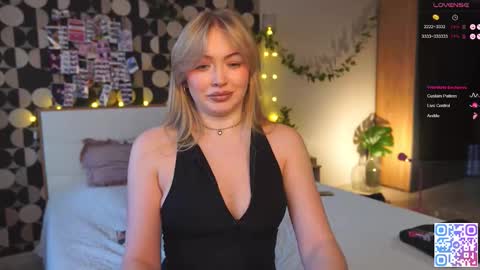 my fansly Charming daisy              My Wishlist  for new toys     online show from January 2026 01:05:02 PM