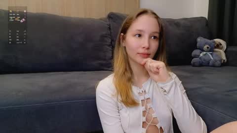 Snapshot of charming_evaa chatting on April 2026 01:53:01 AM Eva online show from April 2026 01:53:01 AM