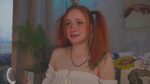Snapshot of charming_lilly chatting on October 2025 02:26:02 PM Lissa online show from October 2025 02:26:02 PM