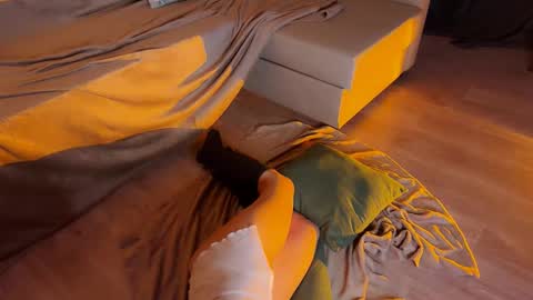 JASMINE   usually going live about 2 am UTC  online show from March 2026 03:42:02 AM