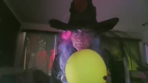 We Chat online show from October 2025 03:36:02 AM