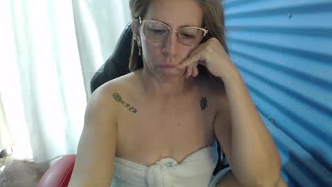 CHAYLA VICTORIA RUIZ  online show from April 2026 03:44:01 PM