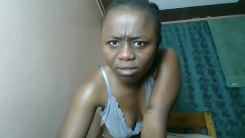 Snapshot of cheeky_charms chatting on April 2026 08:17:01 PM cheeky_charms online show from April 2026 08:17:01 PM