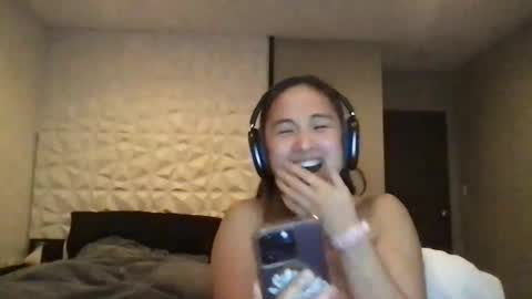 Snapshot of chellybear101 chatting on December 2024 01:06:01 AM chellybear101 online show from December 2024 01:06:01 AM