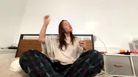 chellybear101 online show from February 2026 03:38:01 PM