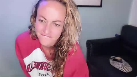 chelsee lynn online show from November 2025 06:24:01 AM