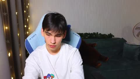 LUCASRYANPVT IS OPEN online show from January 2025 04:17:01 PM