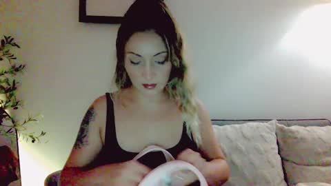 Snapshot of cherrieamaretto chatting on May 2026 10:56:02 AM cherrieamaretto online show from May 2026 10:56:02 AM