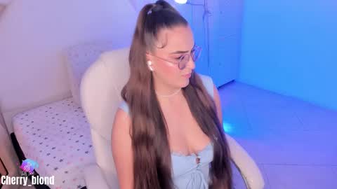 Cherry online show from October 2025 09:23:02 PM