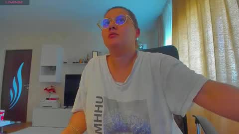 mayra online show from December 2025 10:20:02 AM