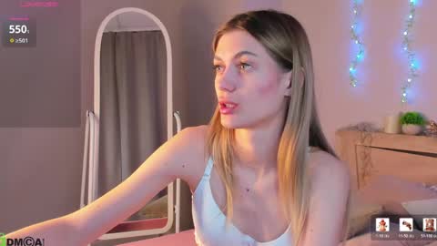 cherry_pr1ce online show from April 2026 11:54:02 PM