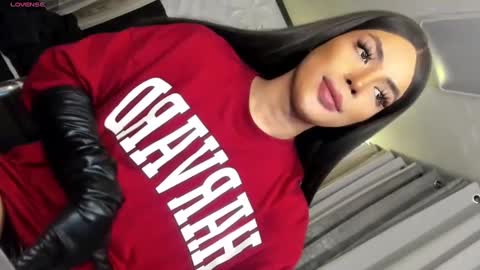 Snapshot of cherryharper chatting on December 2024 08:58:02 AM THE ALPHA GODDESSOFSEXUALDESIRE online show from December 2024 08:58:02 AM