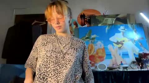 Nika online show from May 2026 03:19:01 PM