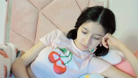 Snapshot of cherrymafer666 chatting on December 2024 10:01:02 AM cherrycute666 online show from December 2024 10:01:02 AM