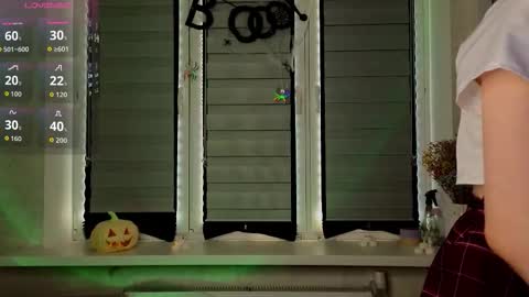 Lysia online show from October 2025 12:02:02 PM