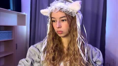 Evie online show from October 2025 07:27:01 AM