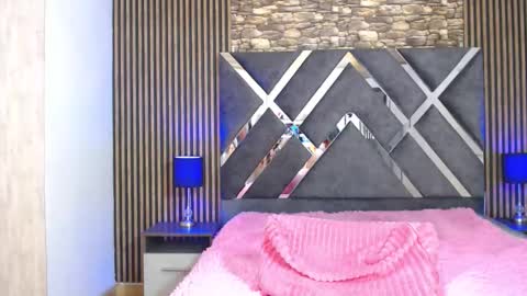 Cheryl online show from November 2025 04:02:02 AM