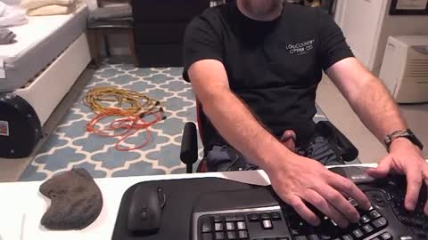 Snapshot of chesbayboy chatting on October 2025 04:09:01 AM chesbayboy online show from October 2025 04:09:01 AM