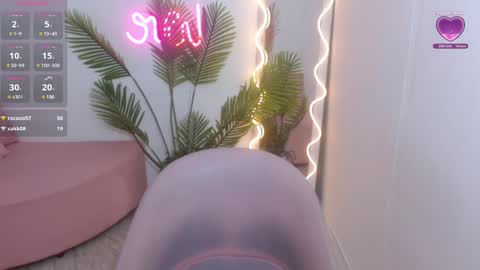 Snapshot of chiara_tay chatting on December 2024 06:33:02 AM Chiara online show from December 2024 06:33:02 AM