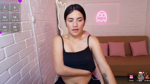 Snapshot of chiara_tay chatting on December 2024 09:50:02 AM Chiara online show from December 2024 09:50:02 AM