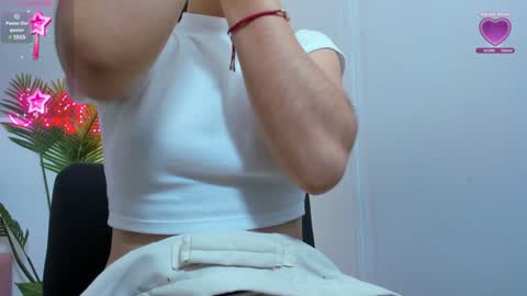 Snapshot of chiara_tay chatting on January 2025 02:27:02 AM Chiara online show from January 2025 02:27:02 AM