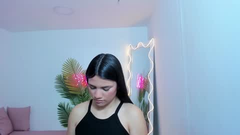 Snapshot of chiara_tay chatting on January 2025 07:15:01 PM Chiara online show from January 2025 07:15:01 PM