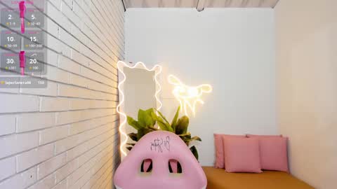 Snapshot of chiara_tay chatting on February 2025 10:22:02 PM Chiara online show from February 2025 10:22:02 PM