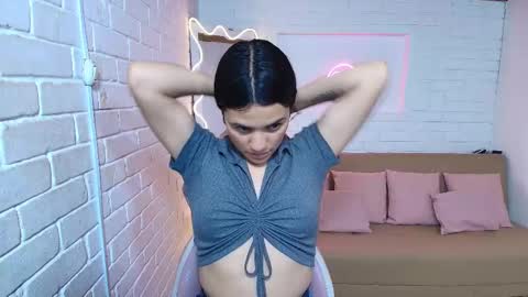 Snapshot of chiara_tay chatting on February 2025 09:39:02 AM Chiara online show from February 2025 09:39:02 AM