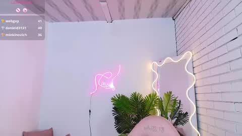 Snapshot of chiara_tay chatting on March 2025 09:29:01 AM Chiara online show from March 2025 09:29:01 AM