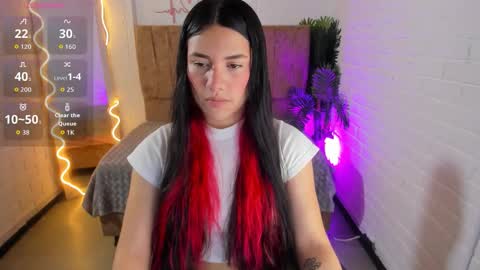 Snapshot of chiara_tay chatting on September 2025 07:35:01 PM Chiara online show from September 2025 07:35:01 PM